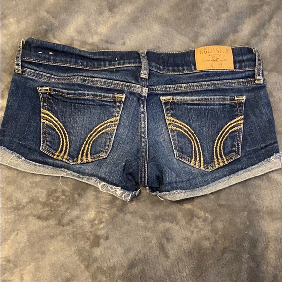 Shorts - Picture 2 of 3